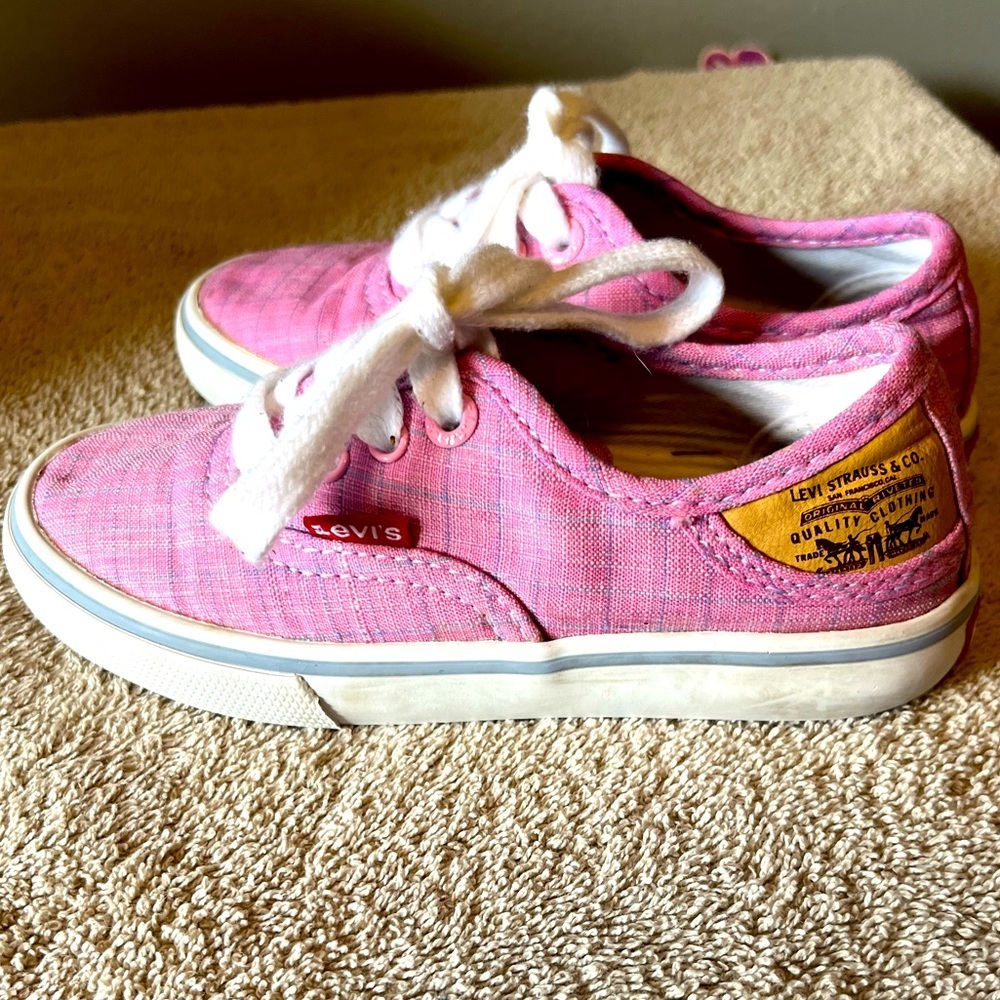 Girls size 11 Levi’s